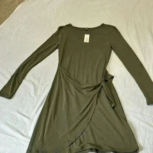 ALYA Olive Green Long Sleeve Tie Waist Dress NWT size XS Francesca’s